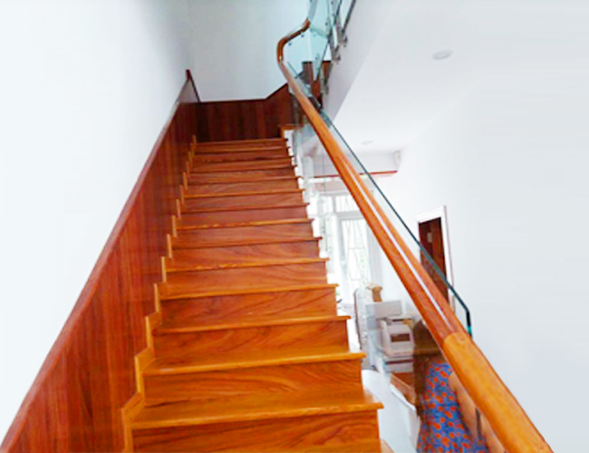 Hành lang gỗ nội thất 009